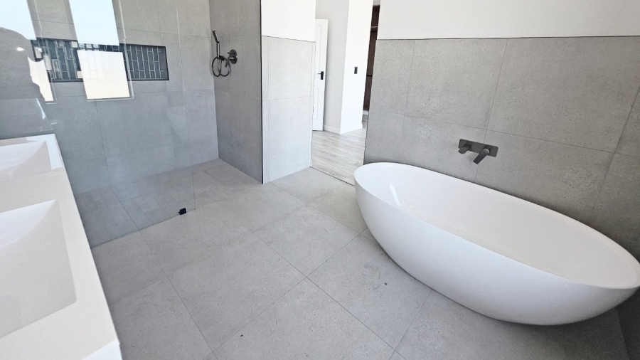 4 Bedroom Property for Sale in Sandown Western Cape